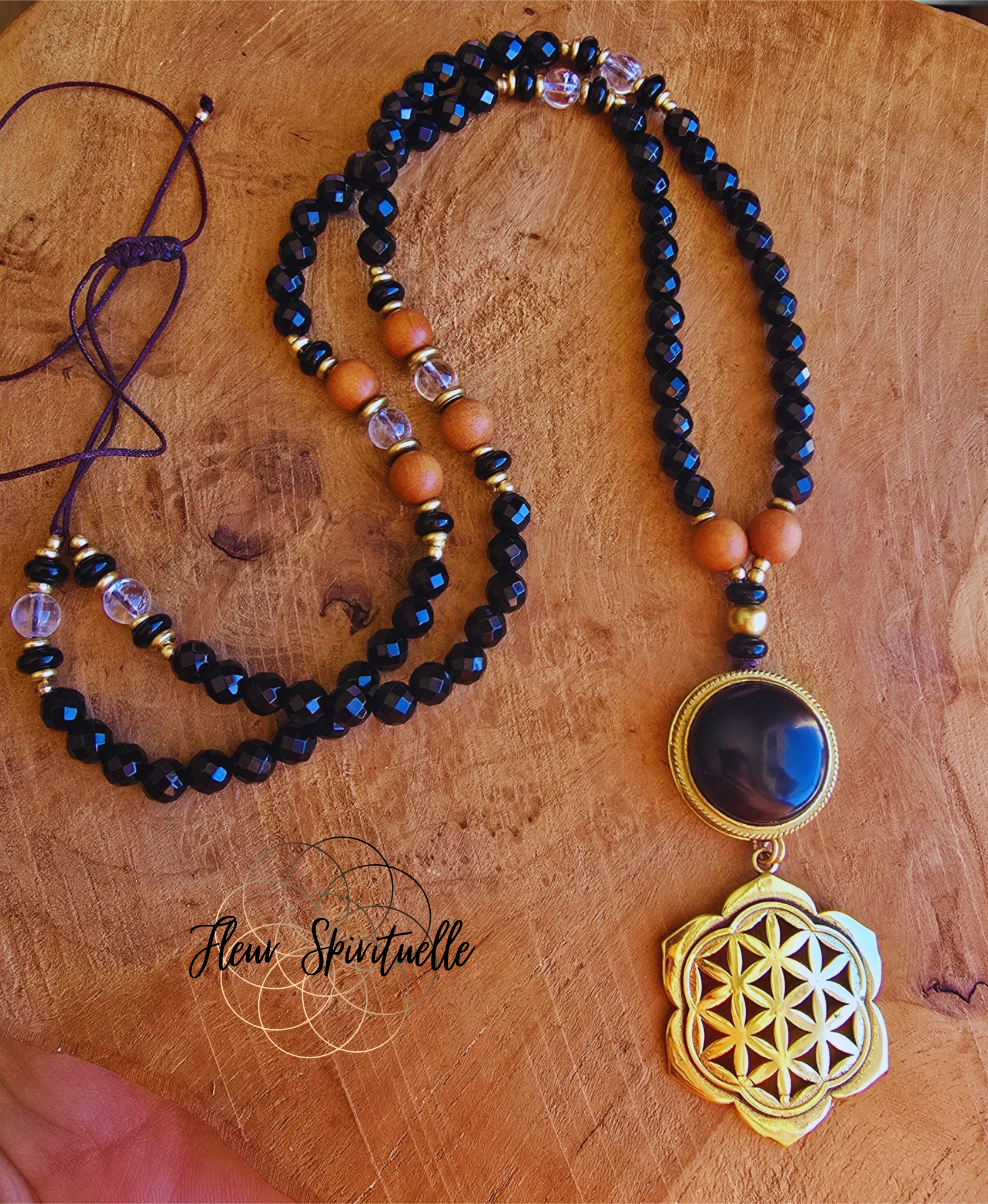 Collier médicinal Onyx, Cristal de roche et bois de santal