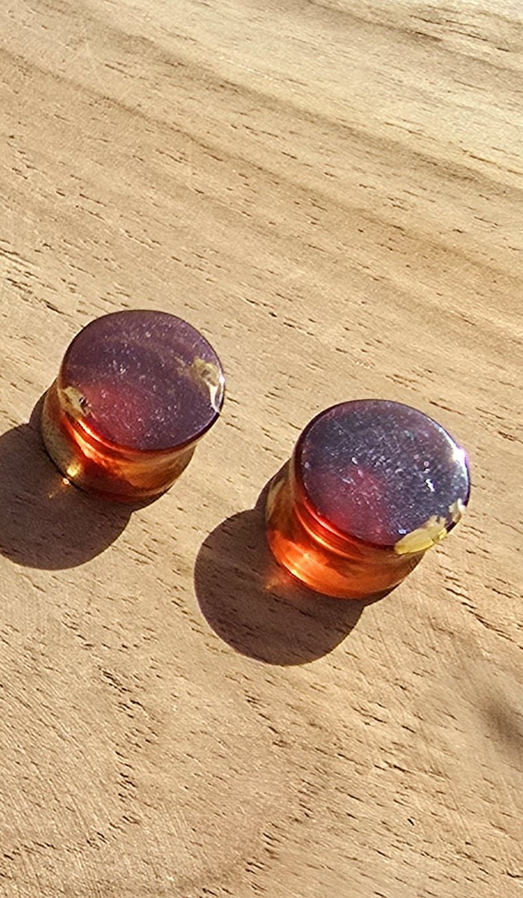 Paire de Petits Écarteurs pour Oreilles en Ambre – Image 2
