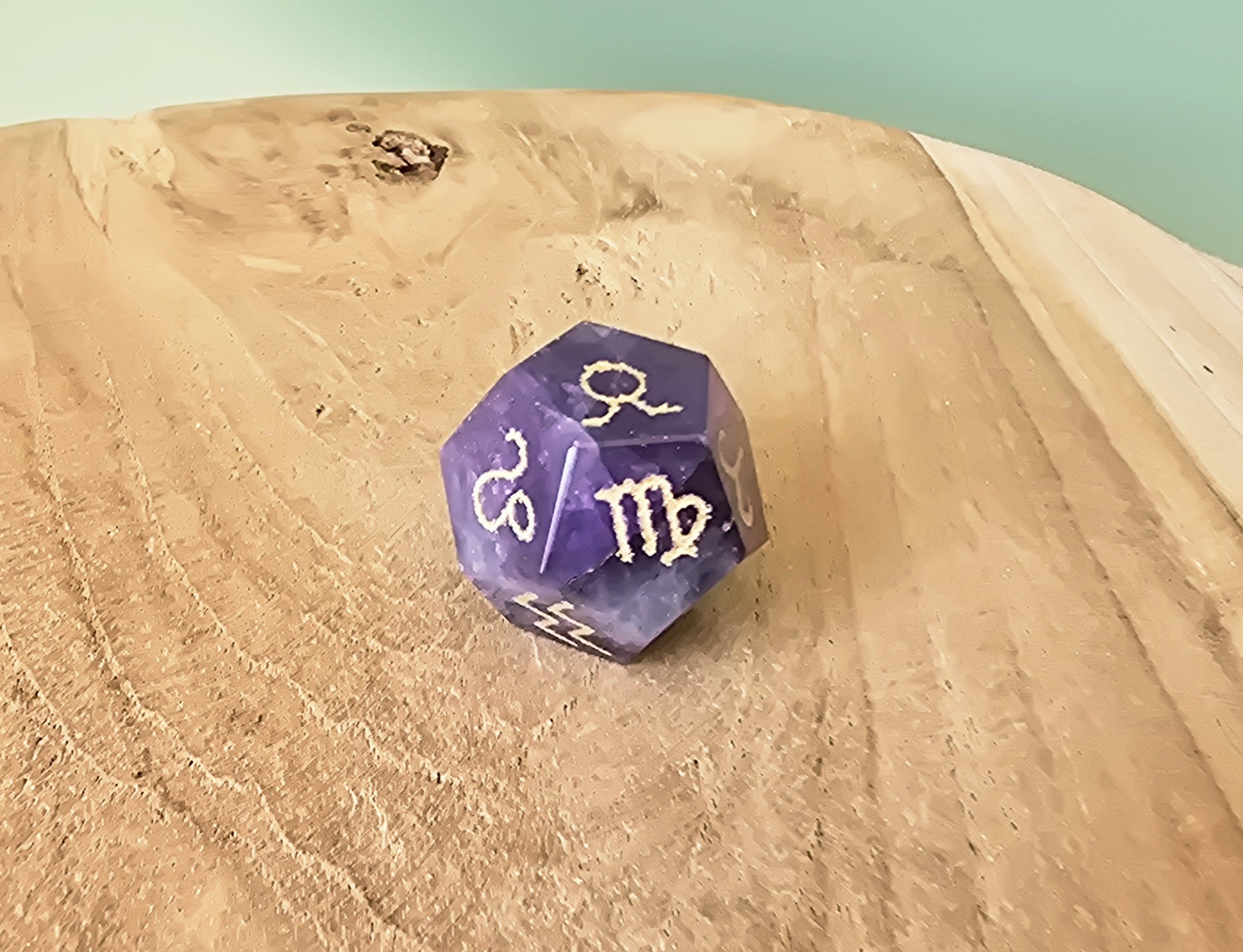 Dés Astrologiques en améthyste – Image 2