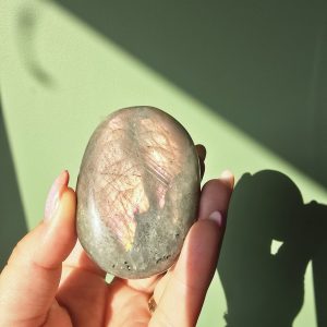 Galet Labradorite Rose
