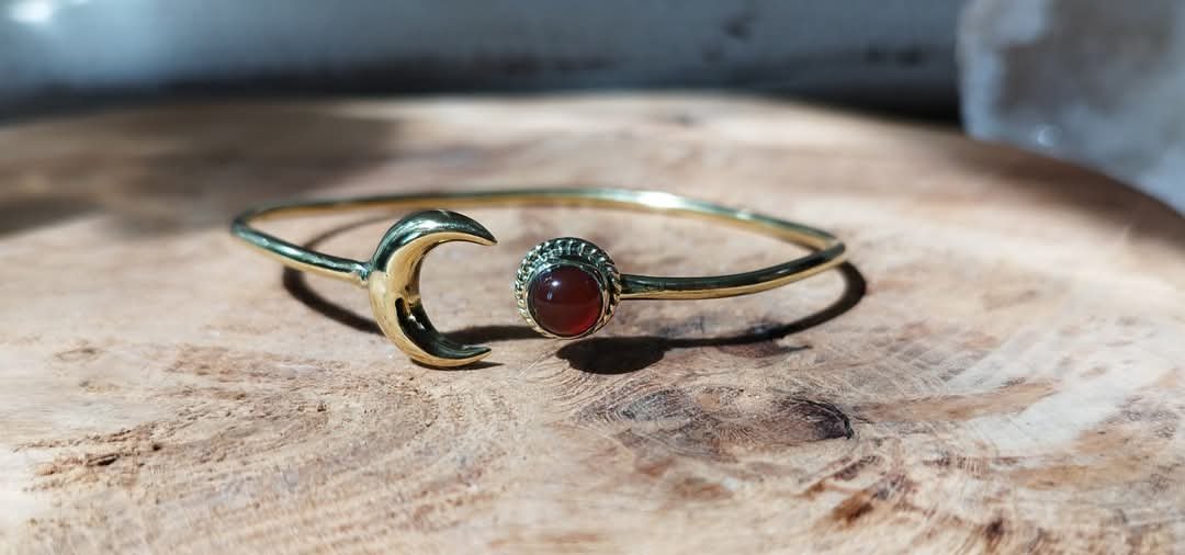Bracelet jonc artisanal lune Cornaline